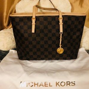 *AUTHENTIC* Michael Kors Jet Set Travel bag